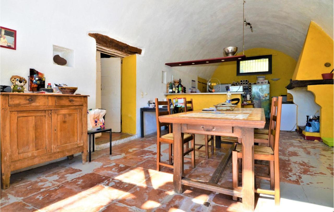 Stunning Home In St-Hippolyte-Du-Fort With Wifi サン・ティポリット・デュ・フォール エクステリア 写真